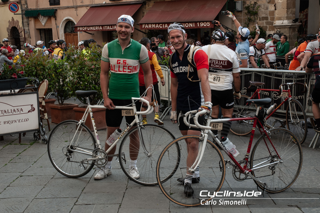 Ciclisti e biciclette vintage a Eroica Montalcino